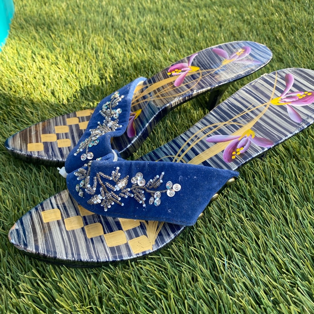 Plastic kitten heel hand painted